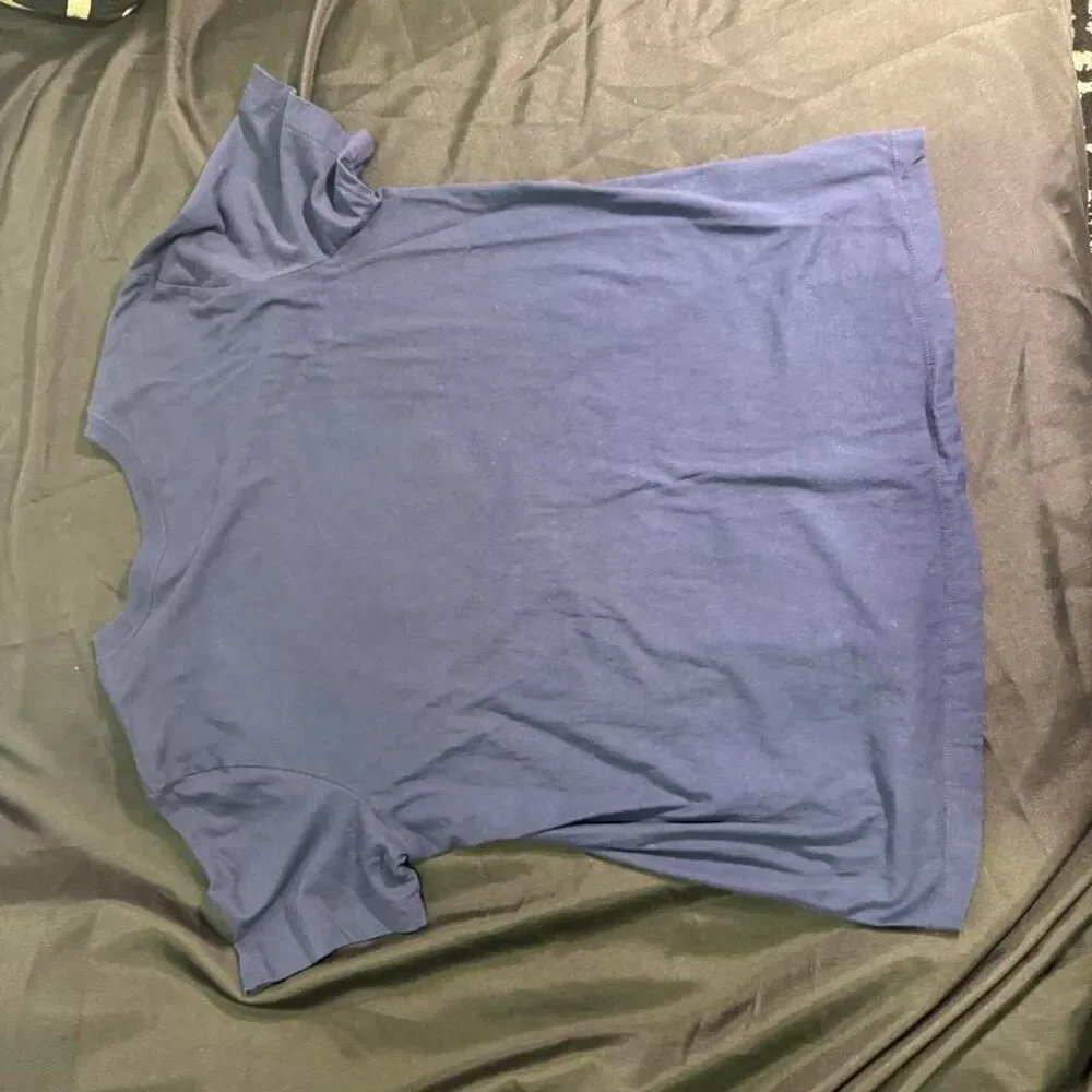 Nike Men's Navy and Blue T-shirt